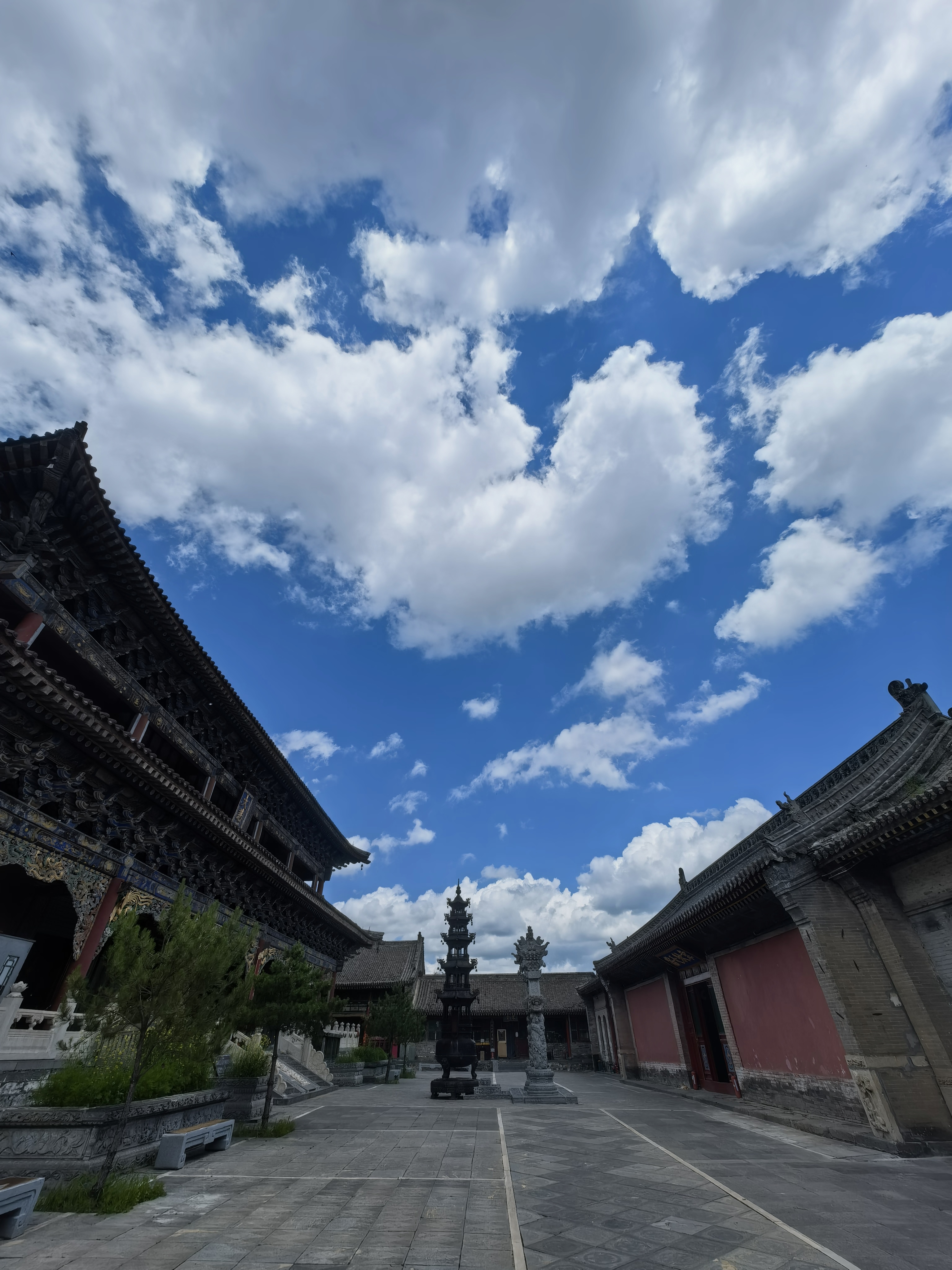 南传止观的次第体系非常清晰，以《清净道论》为总纲，巴利三藏为根基。南传止观修学，