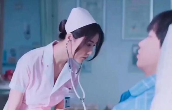 男大学生每月去医院捐精十几次，直到护士悄悄塞给他一张纸条，发现了医院不敢说的真相