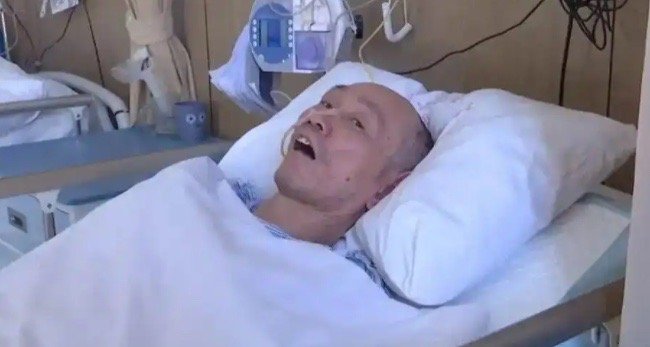 七年间，家人都难做到的事，医护人员做到了！医院躺了2700多天的男子是植物人