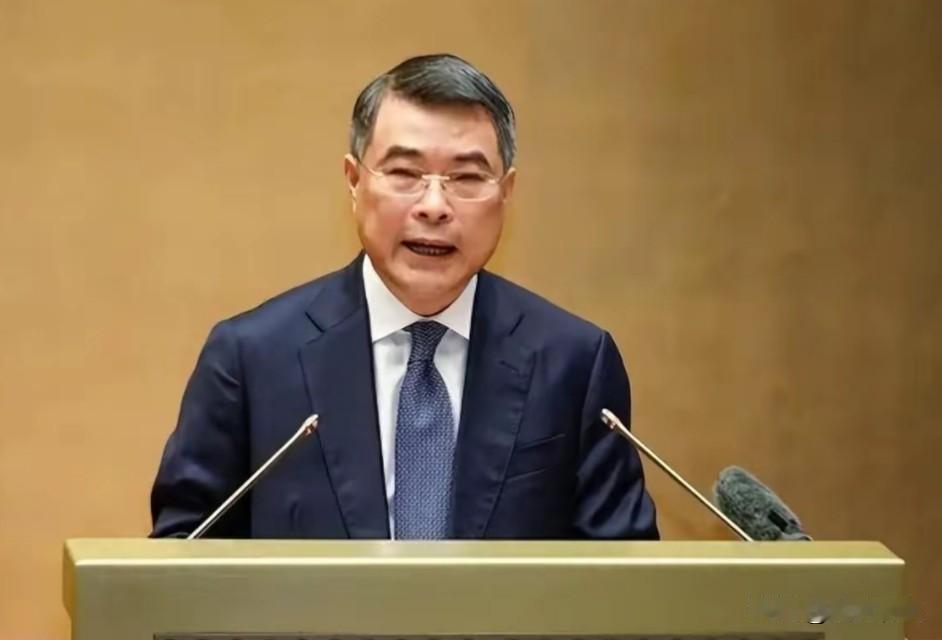 越南新上任的少壮派总理刚走马上任没多久，就把十多个部门的一把手全拉来，直接找中资