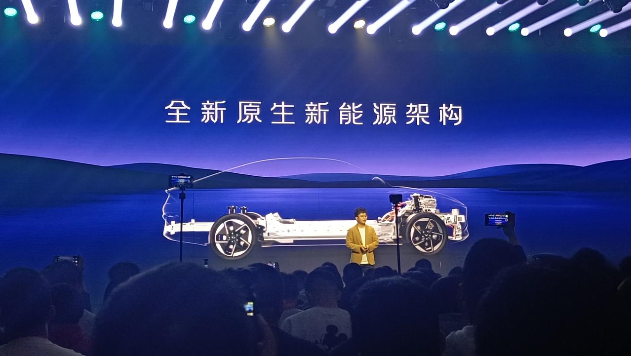 五菱真的是好样的！曾经总觉得高端技术一定是高端价格，但是五菱这一波大招儿出手了，