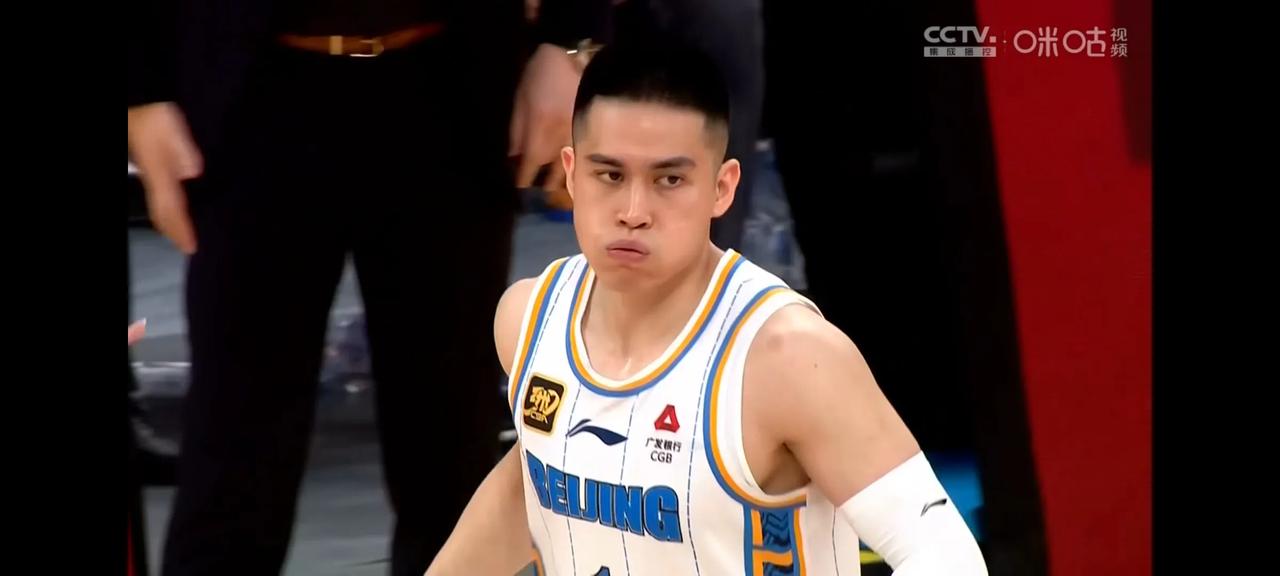 CBA总决赛北京客场逆转101比87广厦，总分1-0领先！陈盈骏23分，周琦13