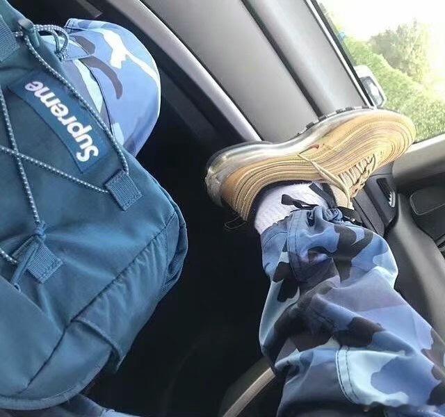 任何人都可以表达自己的想法，都有权活成自己，不要总想着同化别人。生活手记