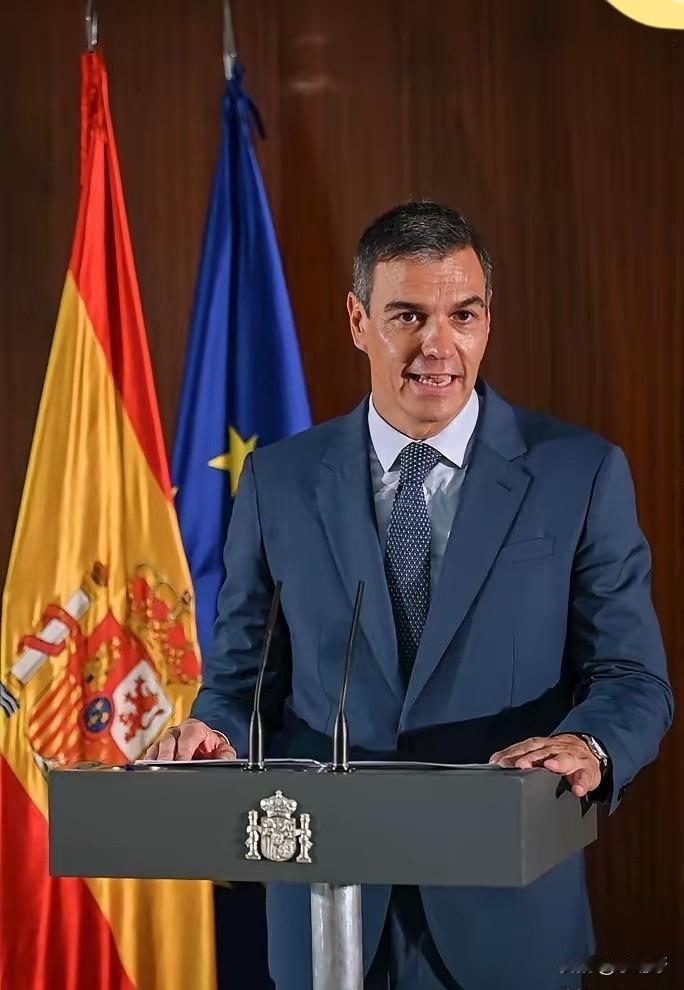 最近国际名场面来了，西班牙首相桑切斯，直接把特朗普给怼懵了。特朗普想借用西班牙的