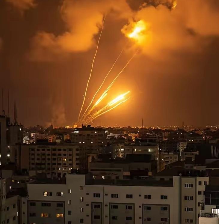 伊朗对以色列的打击还算成功，伊朗由于拥有大量的中远程导弹，使得伊朗能够对以色列进