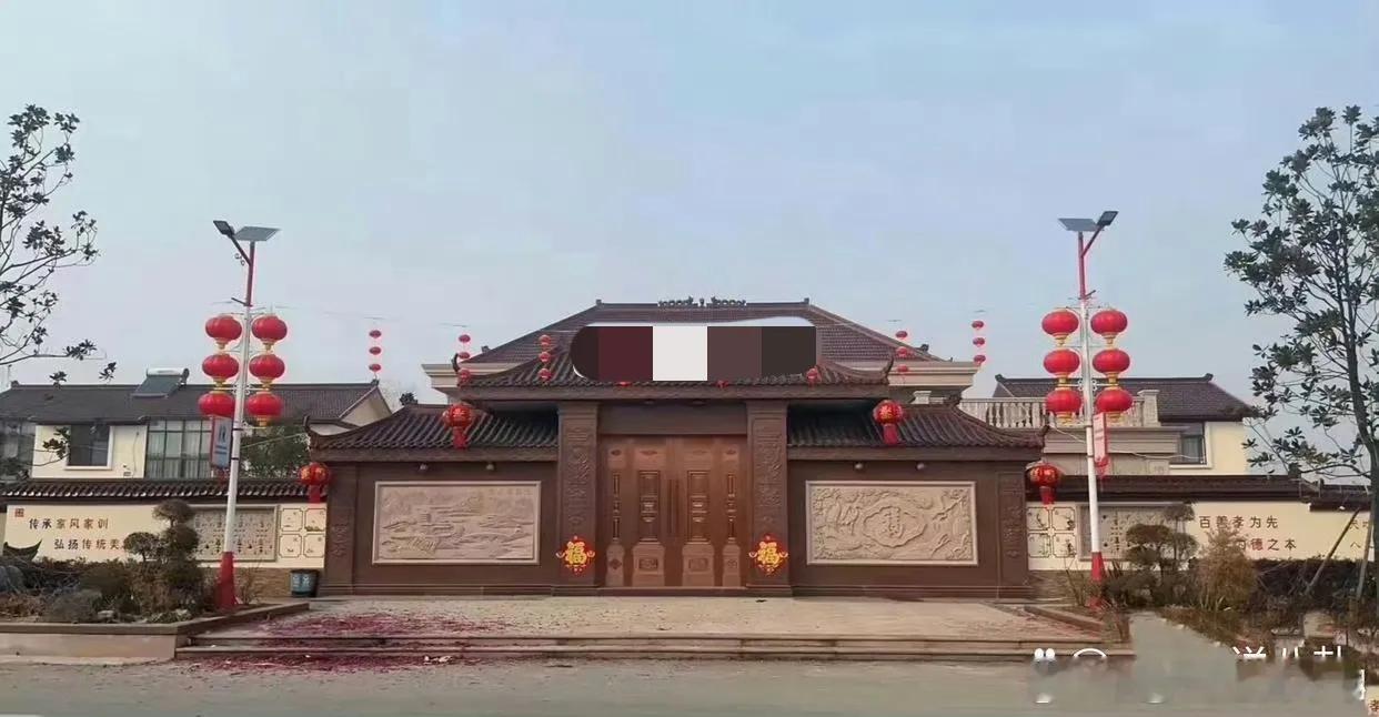 刘强东在宿迁的老家，像不像王府