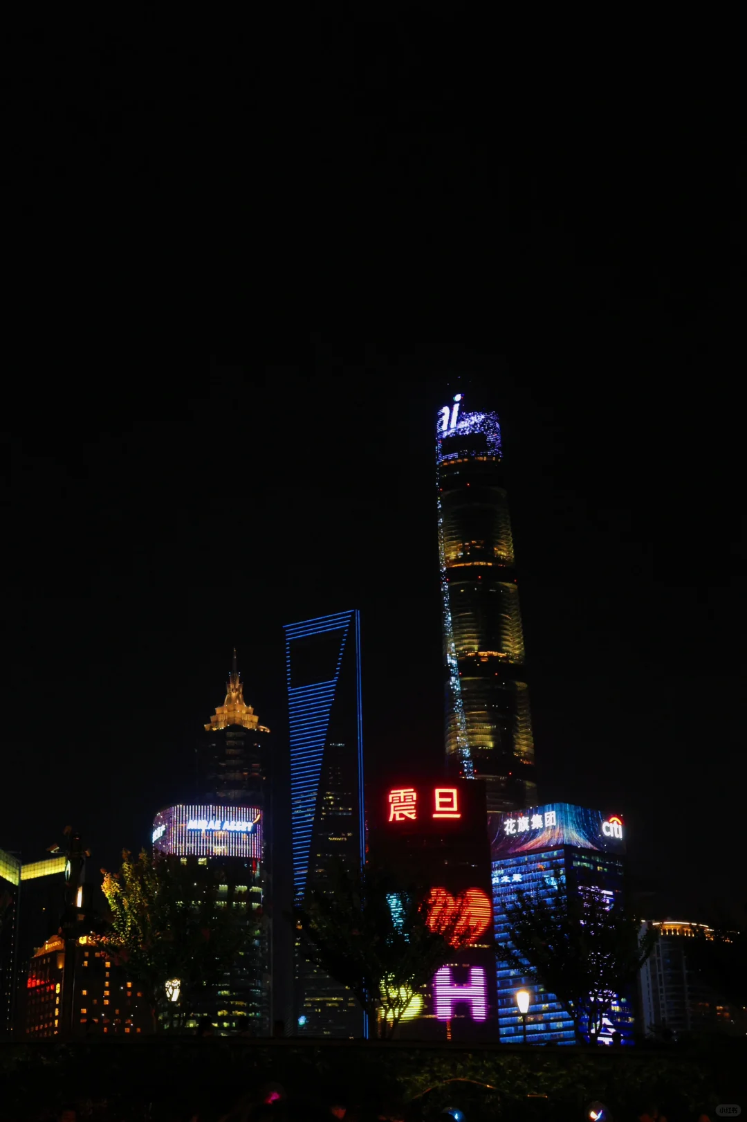 上海｜外滩真的随便拍拍都好看🌃