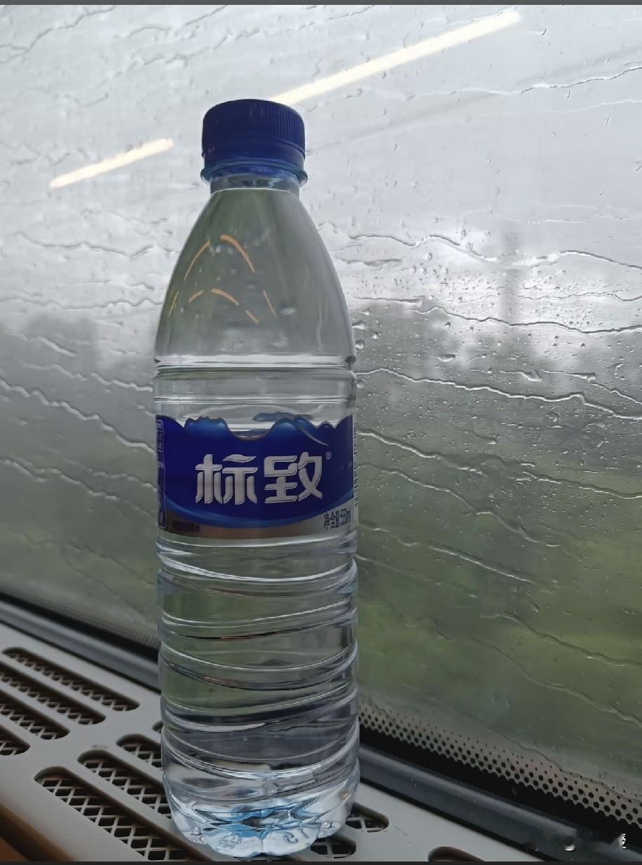 猜猜
这是哪里的矿泉水？