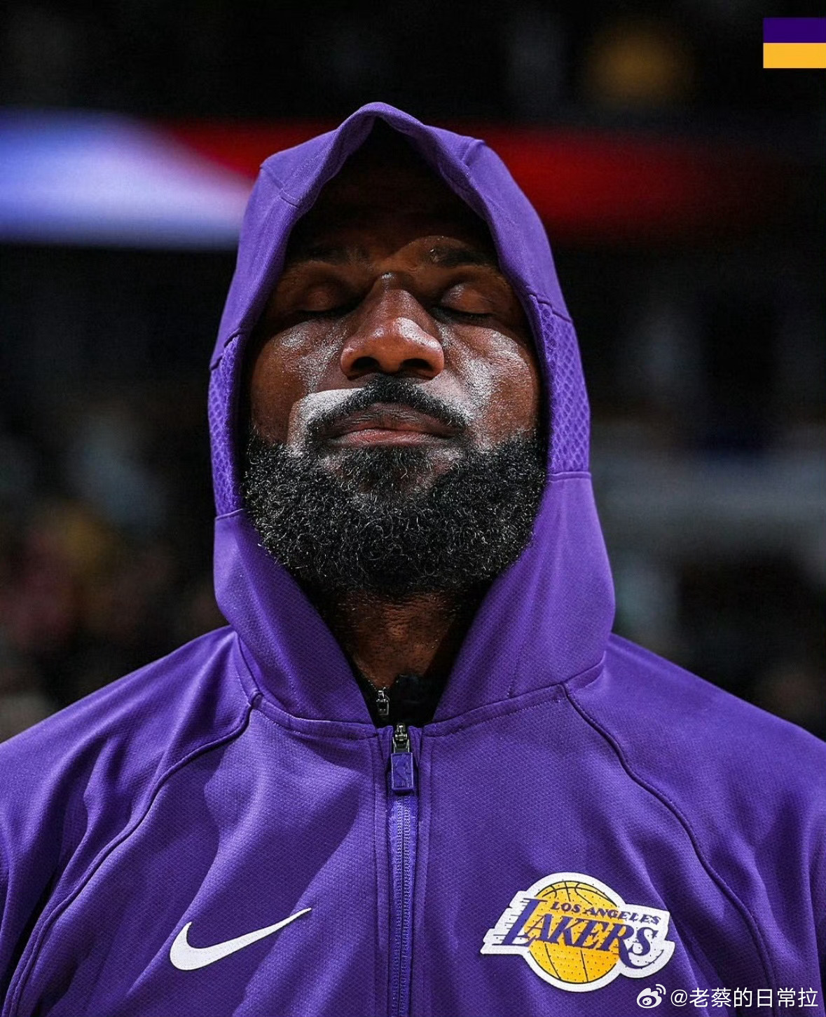 詹姆斯缺战雷霆湖人官方确认，勒布朗·詹姆斯因左脚伤病管理，缺席今日对阵雷霆的比赛