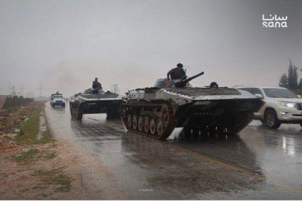 据报道，效忠于艾哈迈德·沙拉的装备精良的叙利亚部队今晚正沿阿勒颇-代尔哈费尔轴线