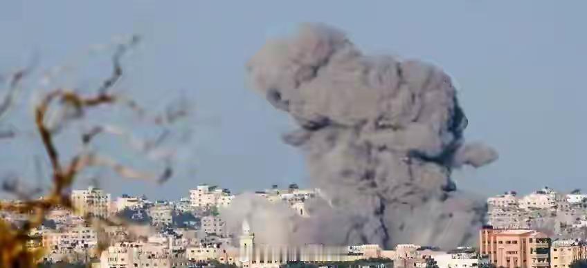 90%砸向民用设施！阿联酋怒爆2800发导弹数字，美以傻眼了战争的残酷，从来不是