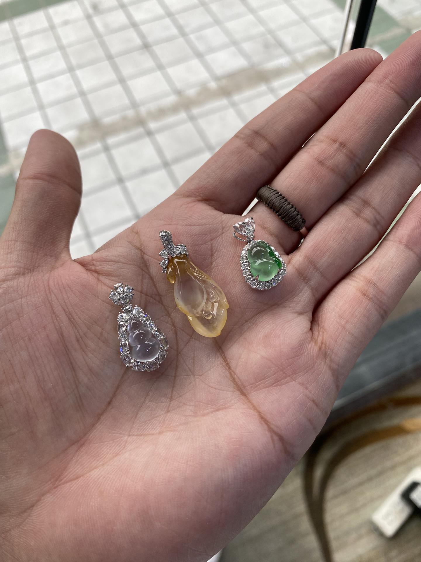 揭阳三色兄弟结义。大哥玉兰花 二弟四季豆 三弟翠葫芦
不求同年同月同日镶嵌好，但求同年同月同日一起卖[666]