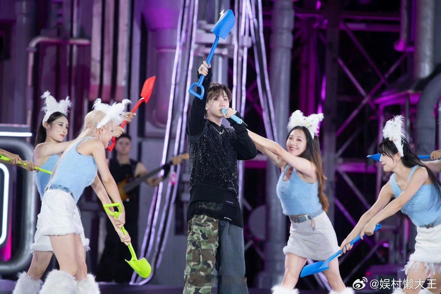 #汪苏泷管饼饼叫黄色玲娜贝儿#激动的心颤动的手，这细糠还是让我吃上上了，汪苏泷是