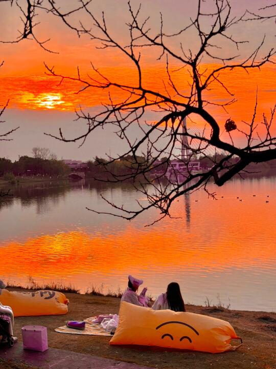 12.30实拍！成都今天的晚霞美哭了......