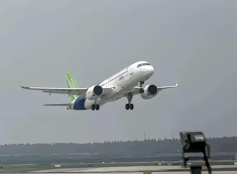 以牙还牙！
​​欧美故意不给中国C919发适航证，就是想卡住国产大飞机的脖子。