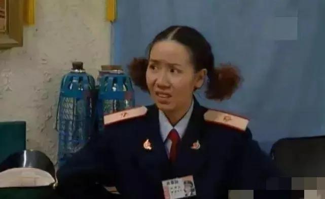 1988年，“中国最丑女演员”杨青到北影面试，监考老师对她说：“你的形象太差了，