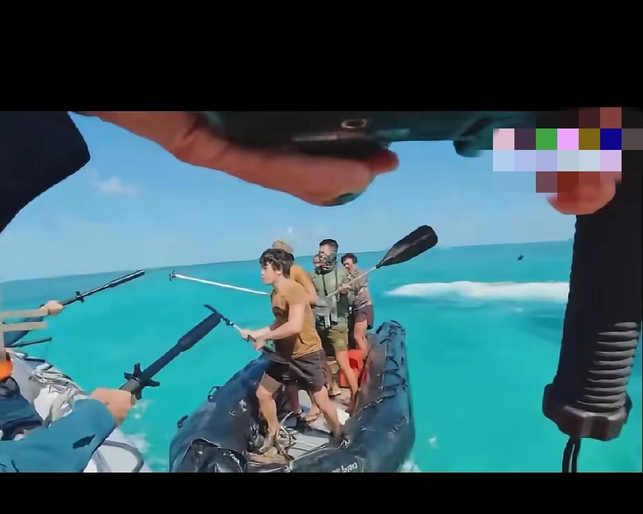 7月20号，菲律宾两艏橡皮海艇冲向我国正在执法巡航的海舰艇这一事实，我认为，当时