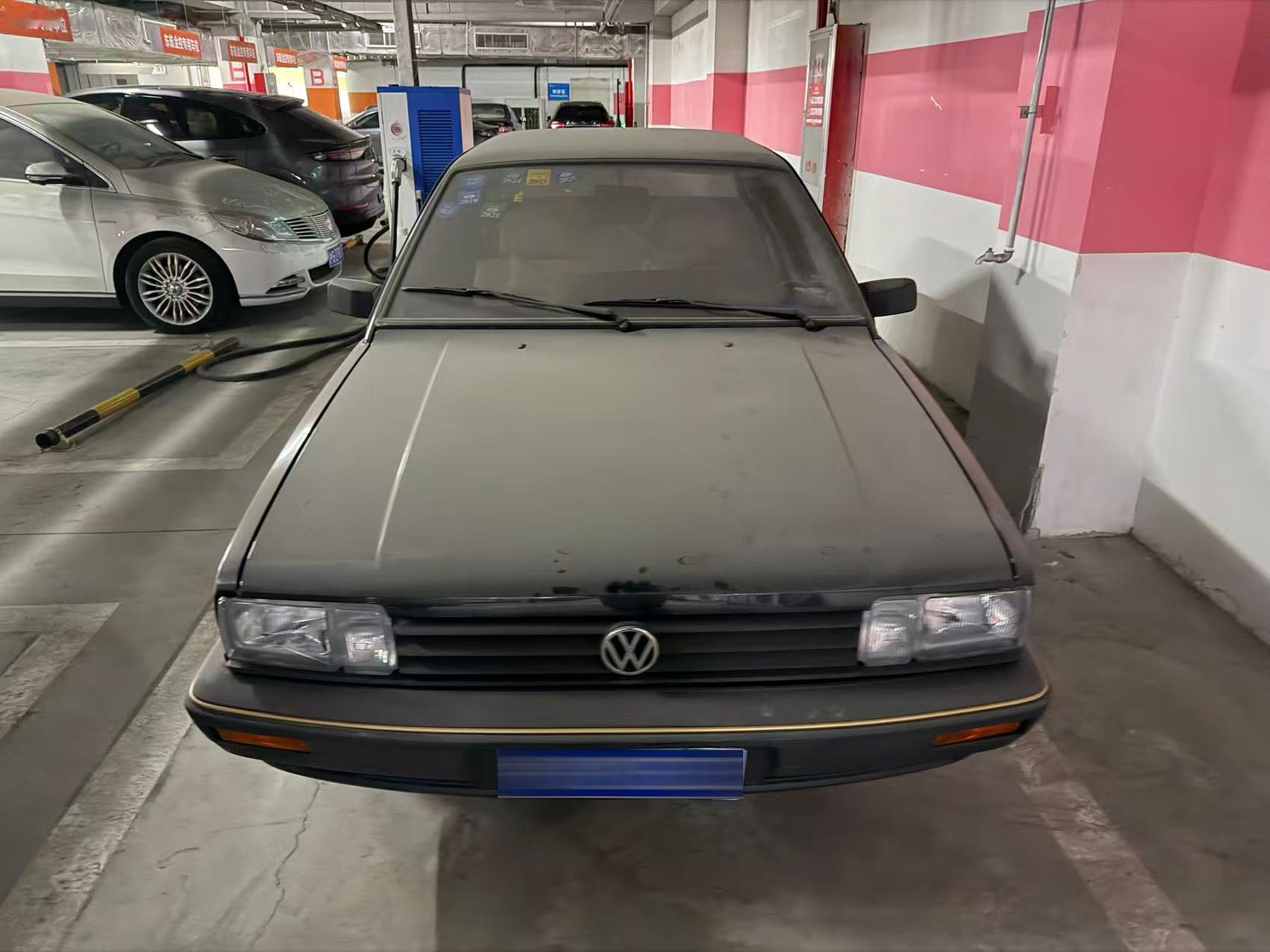 十万块钱买了台桑塔纳因为看图8之后有点感动了那个位置，满满的童年记忆12年1.4