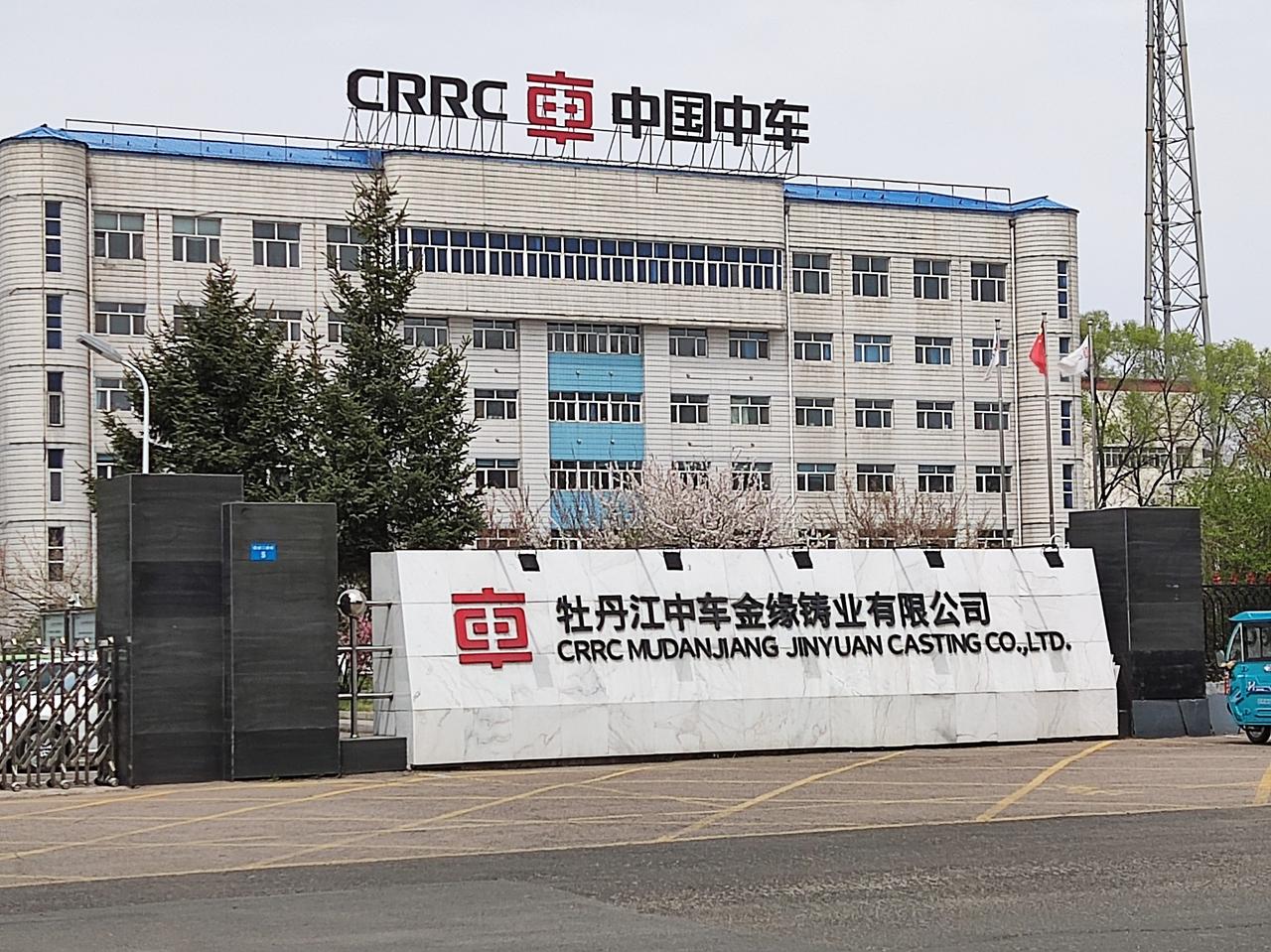 长大参加工作后，我加入工厂的民兵预备役，这才真正摸到了真枪实弹。

1982年夏