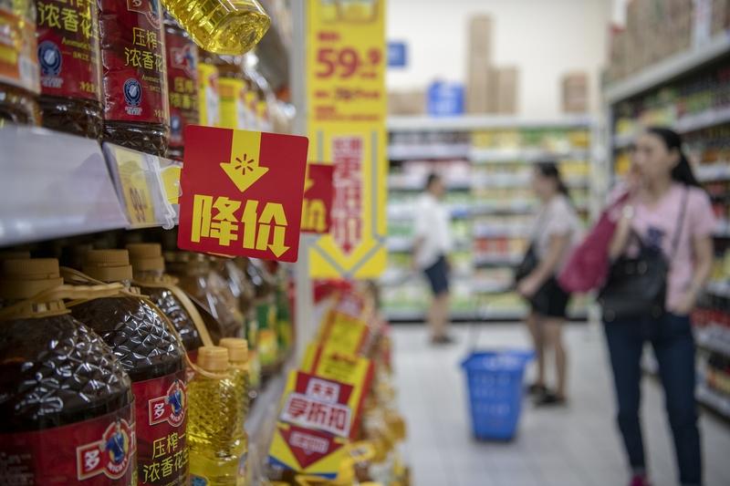 就说今年“6·18”吧，特别能看出消费变化。以往电商大促，大家都是疯狂囤货。但今