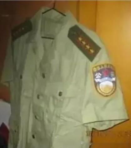 公安边防、消防、警卫短暂一段时期佩戴公安臂章；07式之后直到改革前，统一佩戴武警