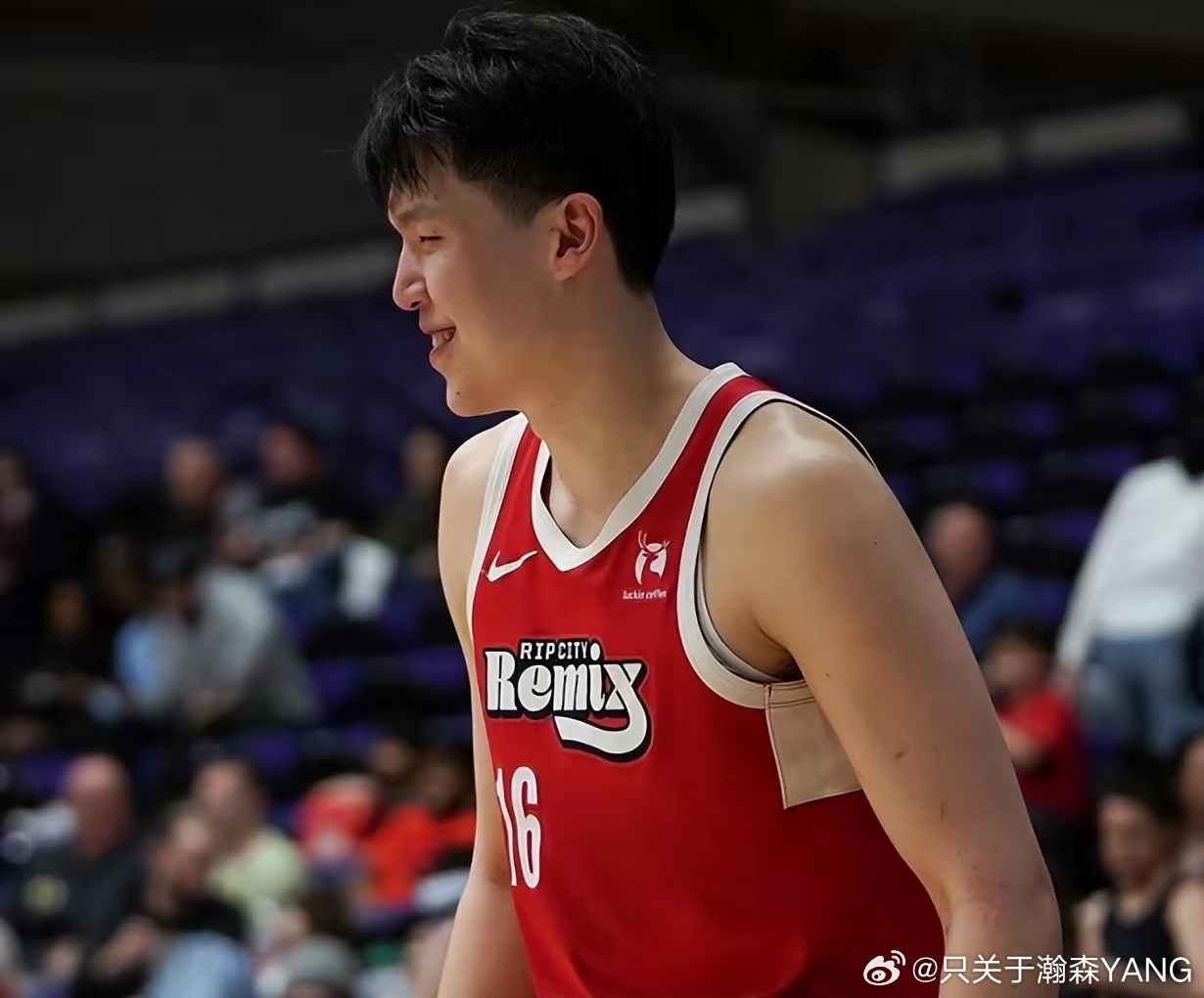 杨瀚森 杨瀚森总共代表混音队打了14场，场均贡献17.1分+9.2篮板+3.1助