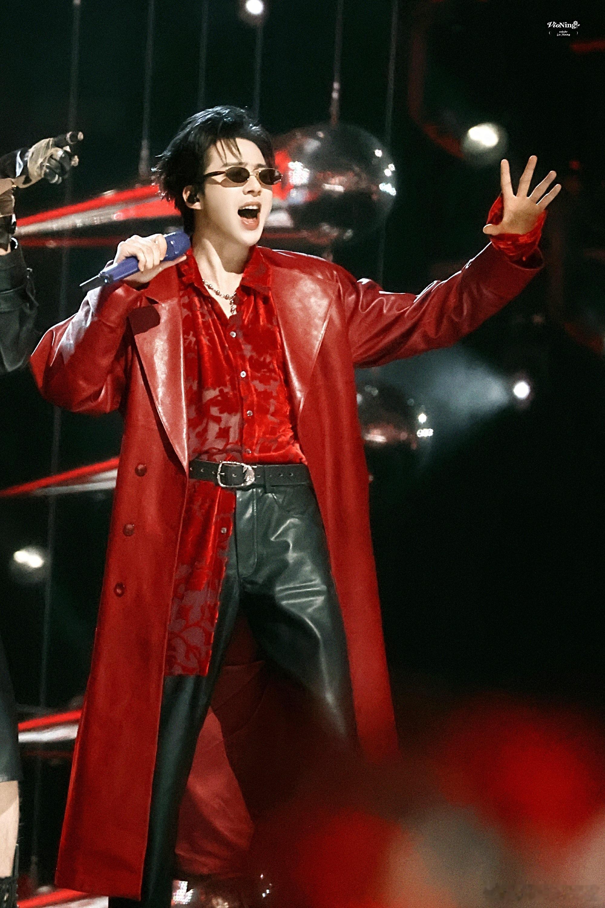 摩登兄弟  很遗憾认识你太晚，没有在早期成为支持你的人。很庆幸认识你，知道在世界