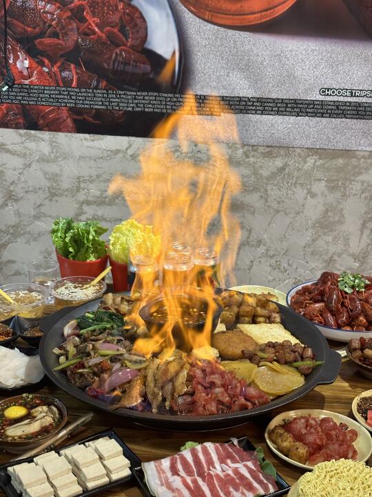 贵阳青云市集必吃🔥虾煌烙锅.鸡汤生蚝🦪