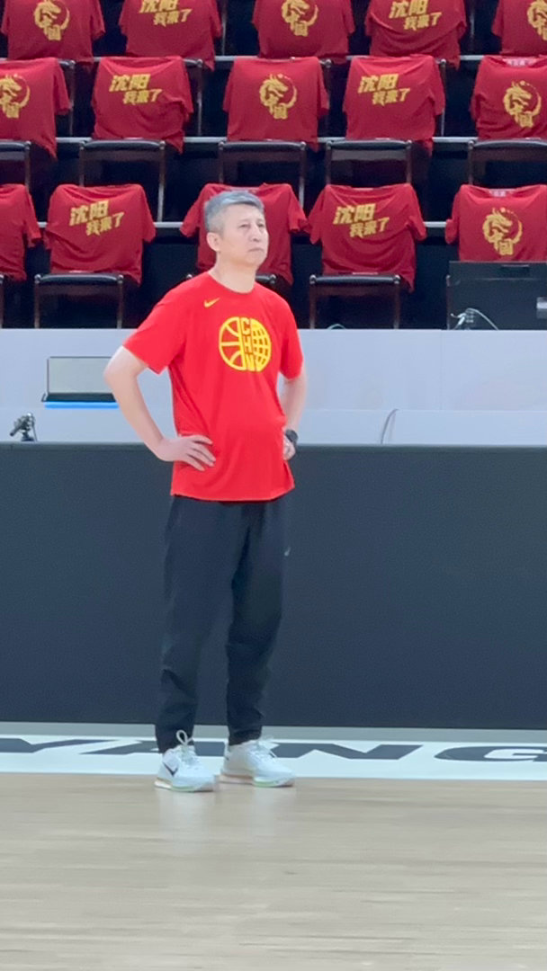 中国男篮vs日本男篮 加油 沈阳