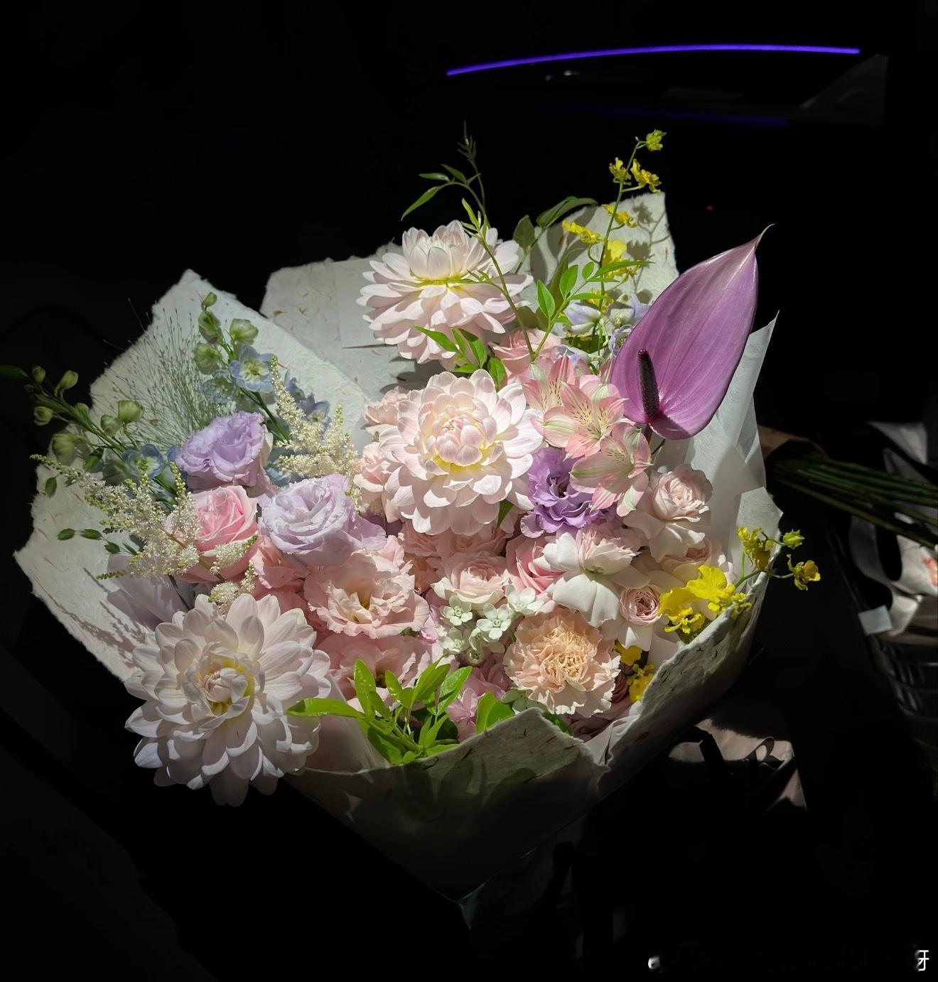 一代人有一代人的七夕以前七夕讲究成双成对，如今主打悦己松弛，认真生活努力搞钱，就