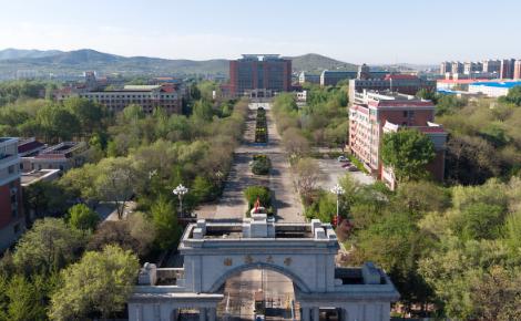 2025年渤海大学全国最低分367分，但这在新疆。多数省份想上常规专业，基本都得