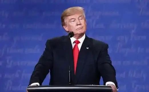 美国这波操作真是让人摸不着头脑。当地时间1月14日，美媒报道美国国务院要暂停办理