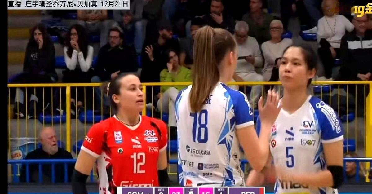 21岁，在国内联赛都打不上主力。
 一出国，成了意大利赛场的得分王。
听教练说她