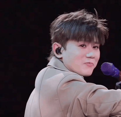 张杰现在怎么也姨味这么重？ 