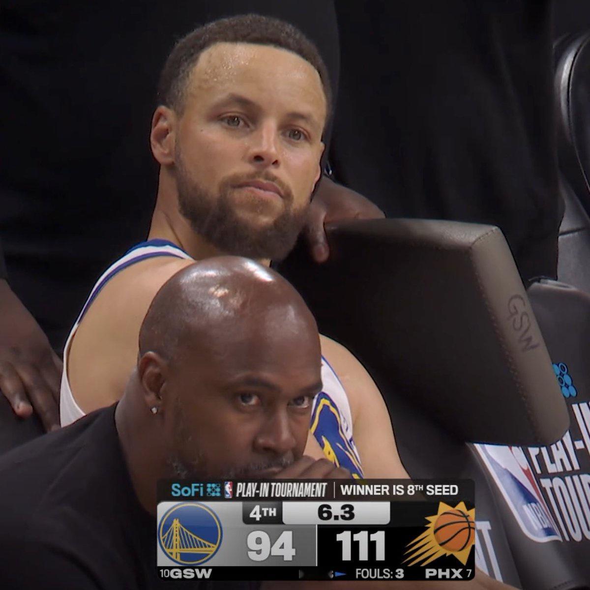 库里眼神空洞 库里第17个赛季结束了又浪费库里一年库里格林科尔拥抱 库里的赛季又