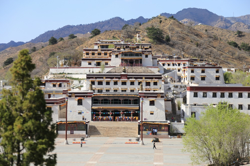 【“售卖开光奥特曼”？内蒙古五当召回应：与寺院无关，责令运营公司整改】#内蒙古五