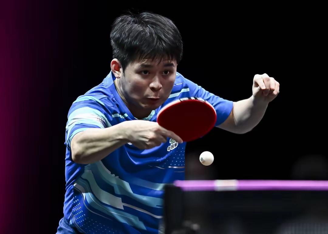 林诗栋主场开挂！3-0横扫竟藏大反转
        林诗栋轻取郭冠宏豪取两连胜