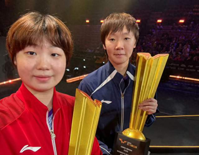 国乒首冠！蒯曼/王曼昱3-1夺冠，王曼昱受伤摔倒 两人赛后说出实话