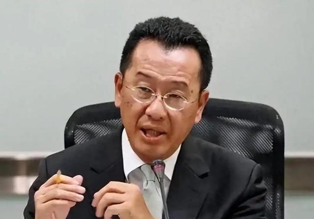 台防务部门主管顾立雄对外宣布，10月6日，台湾地区防务主管部门最高负责人顾立雄亲