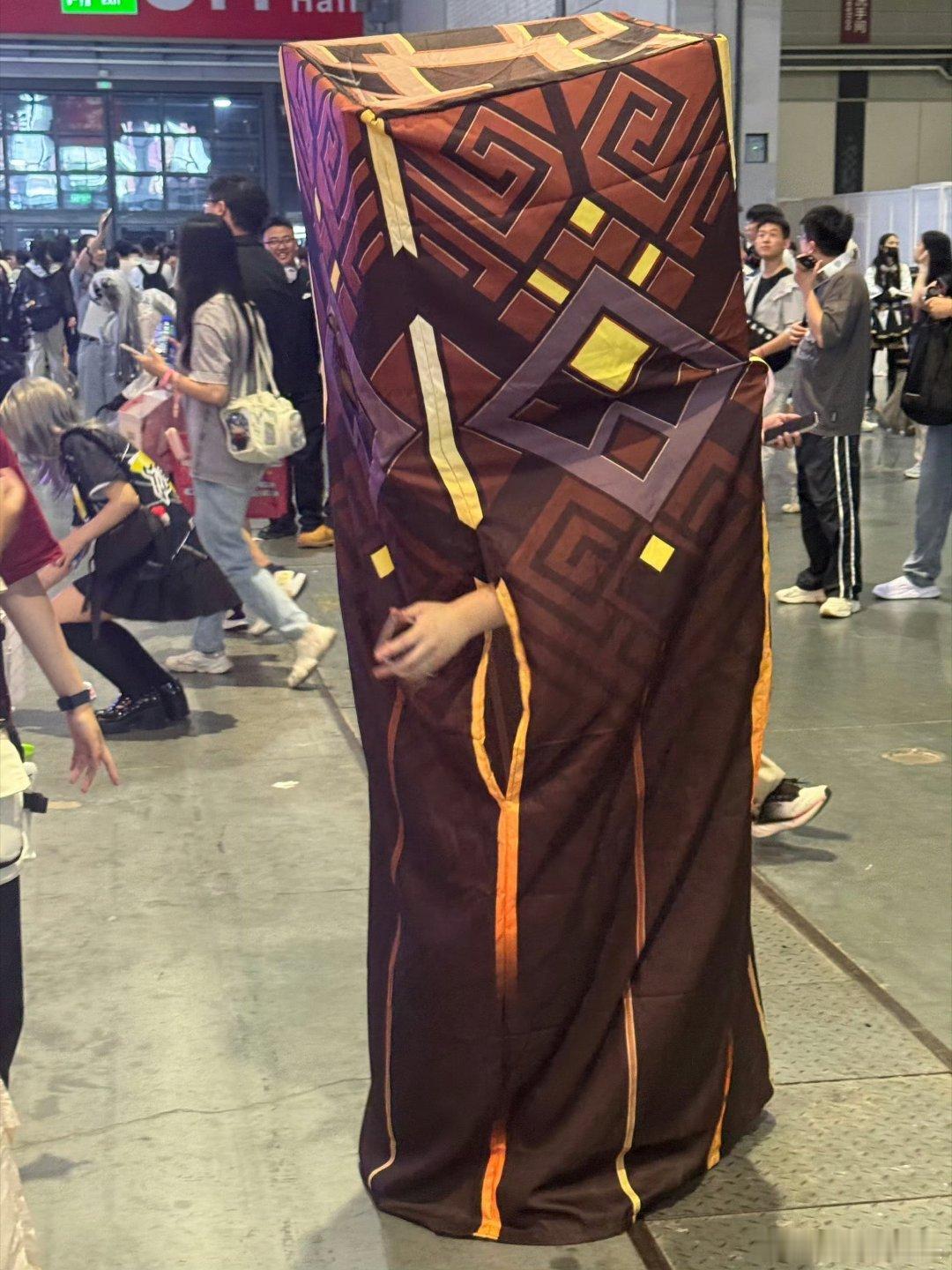 阴湿古早味漫展BW现场但丁和维吉尔雨中对峙直接燃爆！谁懂这种宿命感兄弟设定啊！全