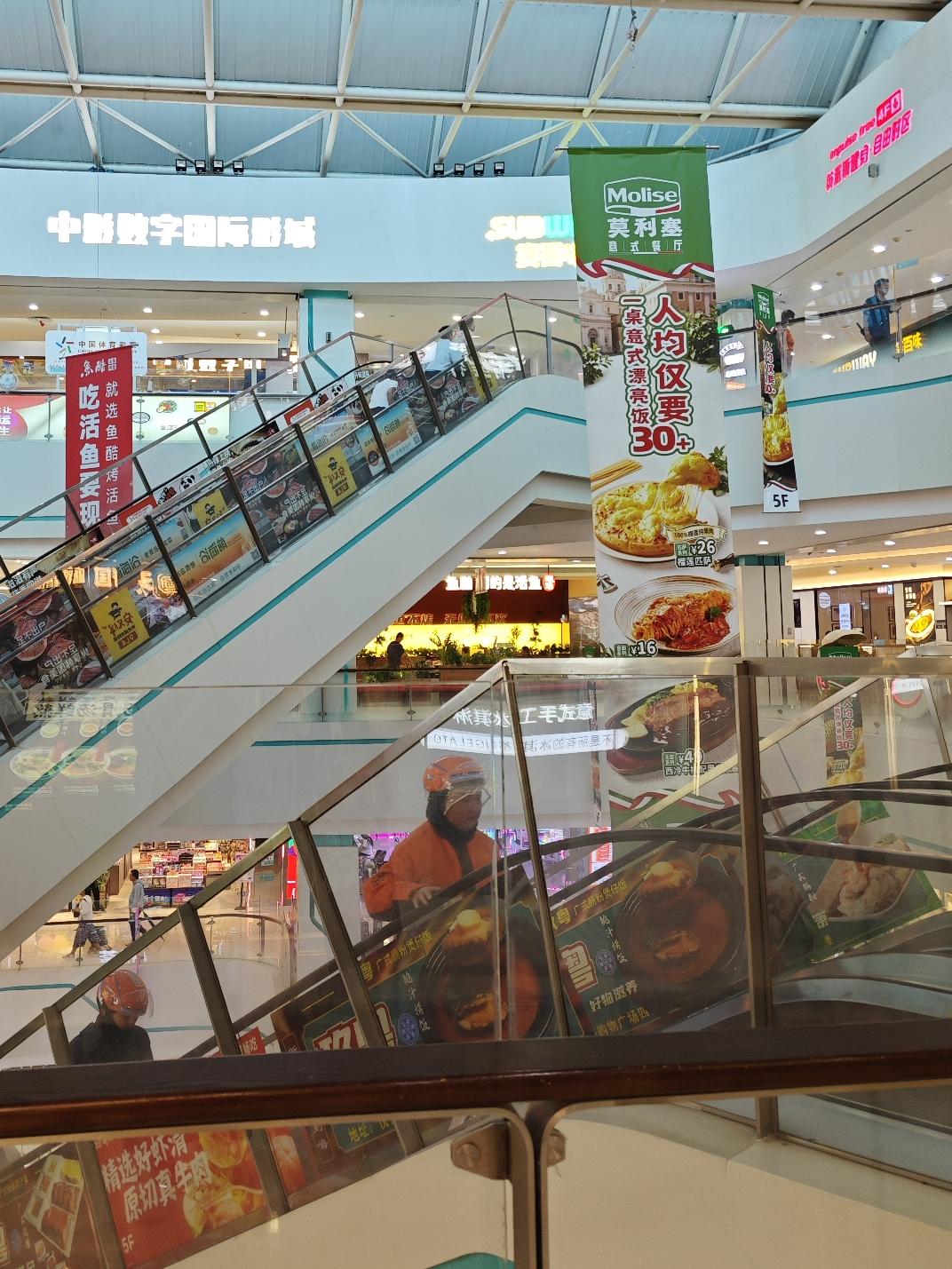 以往，我们这帮人还经常联系，经常见面，经常聚聚会。
如今也都喜欢清净，不喜欢扎堆