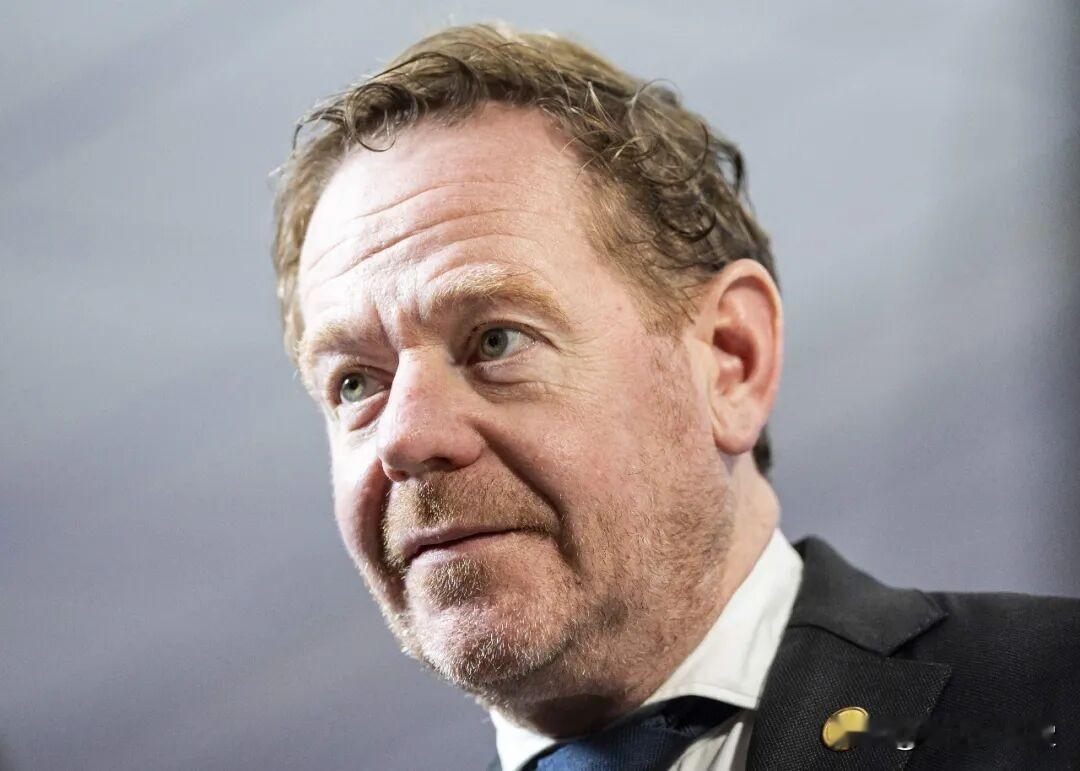 特朗普：被指“敲诈”

特朗普政府公开表示要收了格陵兰，在美国和欧洲掀起轩然大波