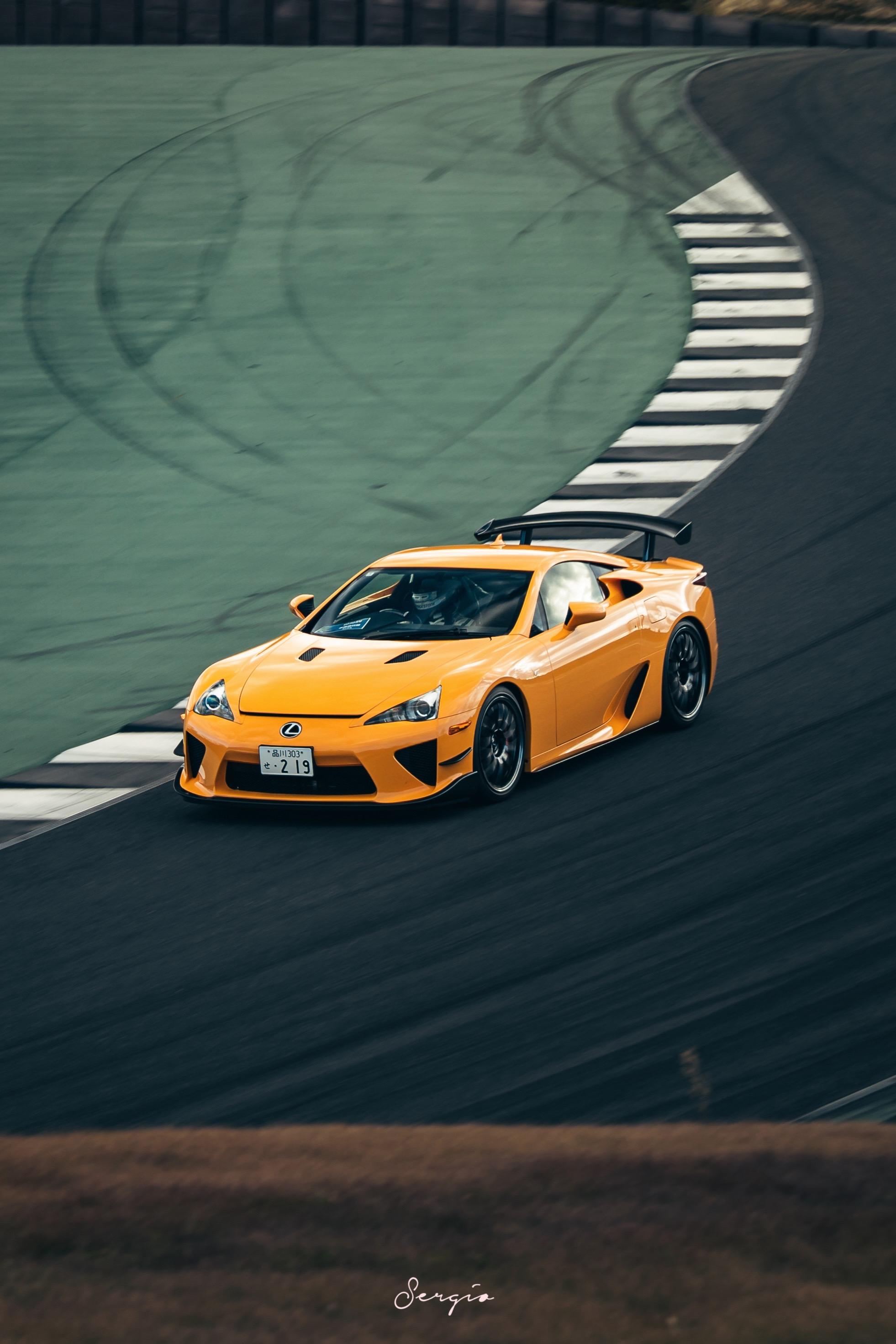 LFA Nurburgring.在2011年，LFA推出了纽北版以7....
