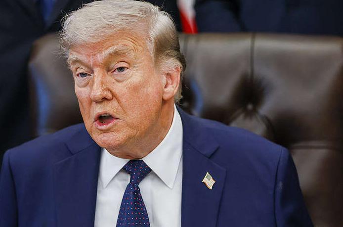 德美彻底撕破脸！隔空交锋仅两天，特朗普突然放出撤军大招。
 
麻烦看官老爷们右上