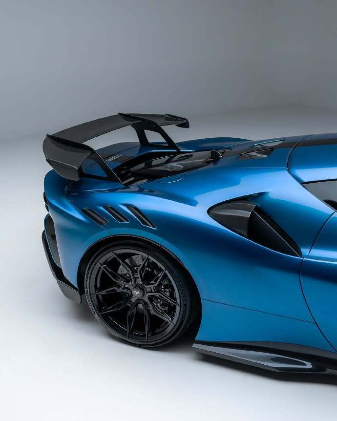 法拉利 SF90XX 确实漂亮得让人移不开眼！就说那全球限量 599 台的 SF