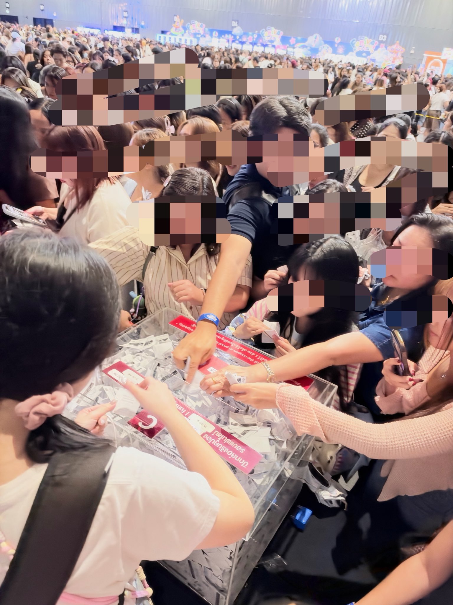 我的妈呀开了第2箱  感觉都挤不进去[傻眼] ​​​