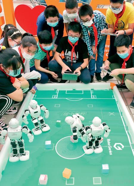 高考：金指头真要换成泥捏的

——
——幼儿园开始排座位看“坐得住”，小学算“单