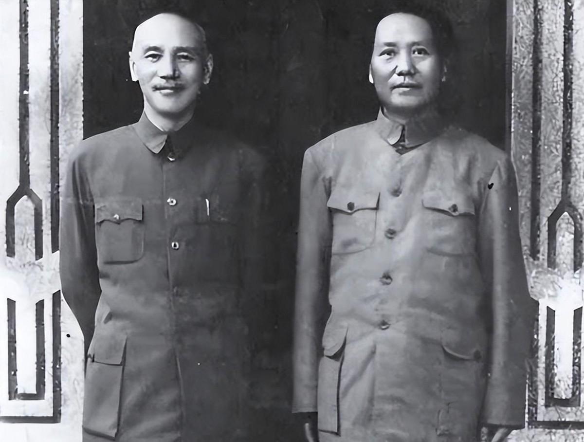 毛主席向孙中山画像致敬，遭戴季陶讥讽后，他的一句话让全场掌声不断，令人动容！
1
