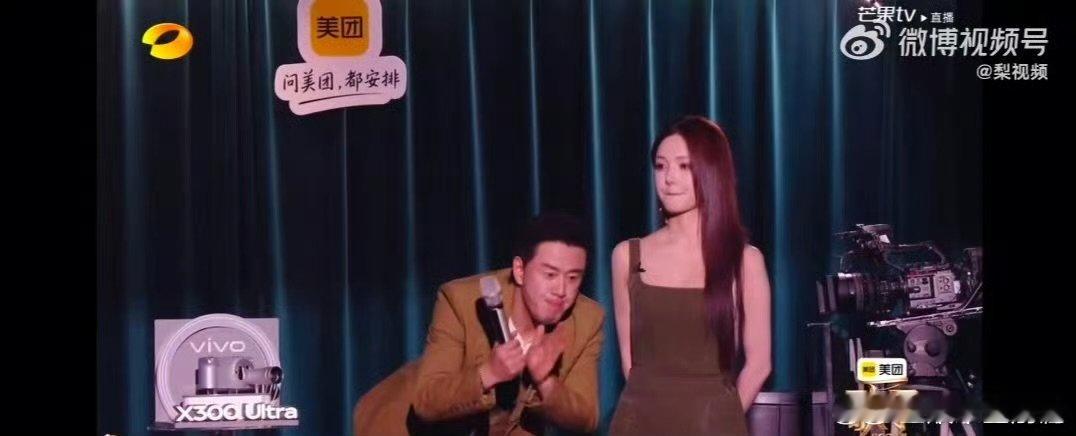 歌手排名杨坤淘汰哭了歌手2026十人混战赛程残酷，杨坤演绎深情曲目《母亲的河》后