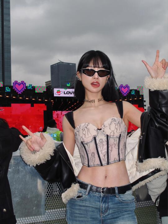 𝐋𝐨𝐯𝐞哪有𝐋𝐢𝐯𝐞好🤘🏻⑉lı🎸⑉